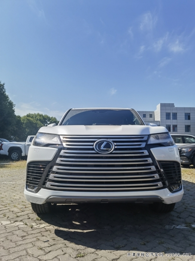 库存积压严重雷克萨斯LX600四座超豪华版本港口抄底价格170多万可分期