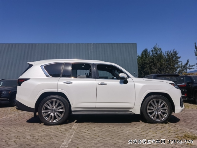 库存积压严重雷克萨斯LX600四座超豪华版本港口抄底价格170多万可分期