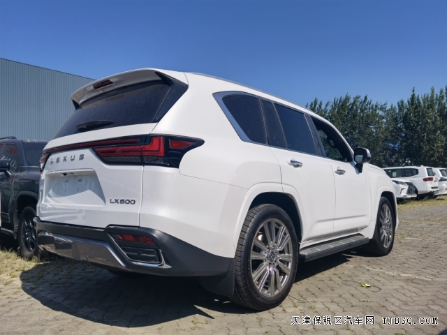 库存积压严重雷克萨斯LX600四座超豪华版本港口抄底价格170多万可分期