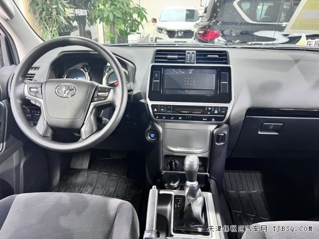 中东版丰田柴油霸道2800扭矩大油耗低港口现车可分期购车