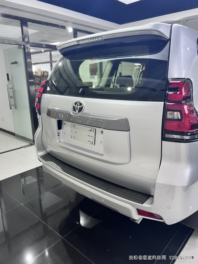 中东版丰田柴油霸道2800扭矩大油耗低港口现车可分期购车