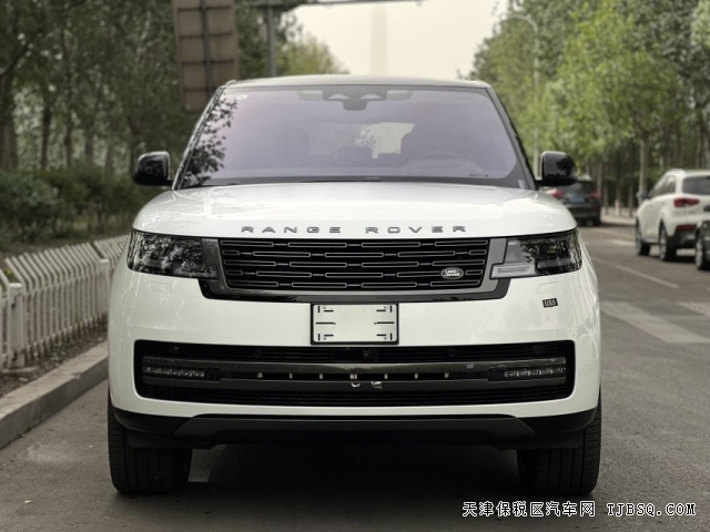 天津港23款路虎揽胜行政4.4T汽油长轴大V8现车在售可分期购车
