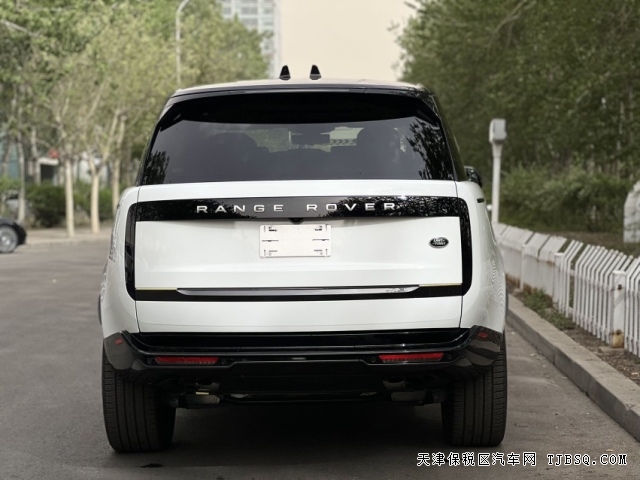 天津港23款路虎揽胜行政4.4T汽油长轴大V8现车在售可分期购车