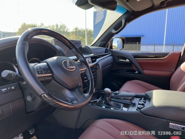 平行进口中东版雷克萨斯LX570港口最后一排5.7L自然吸气发动机