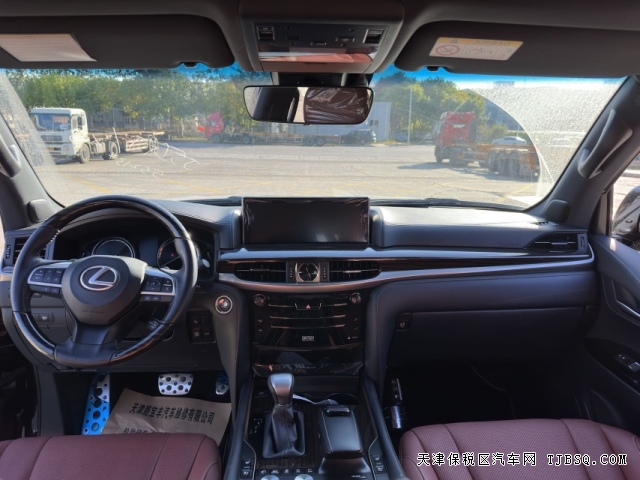 平行进口中东版雷克萨斯LX570港口最后一排5.7L自然吸气发动机