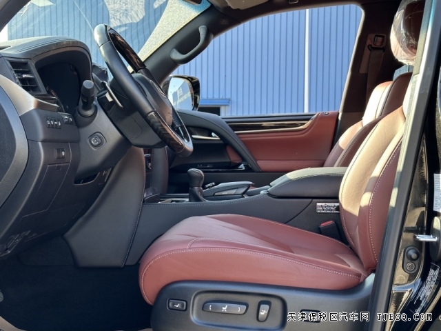 平行进口中东版雷克萨斯LX570港口最后一排5.7L自然吸气发动机