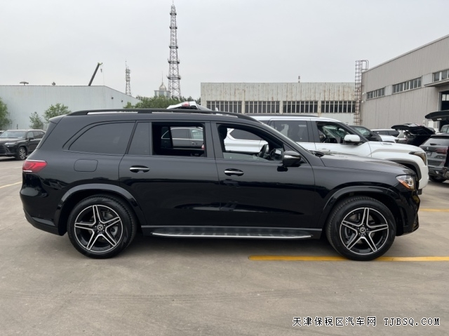 平行进口奔驰GLS580搭载4.0T双涡轮增压发动机港口价格已探底