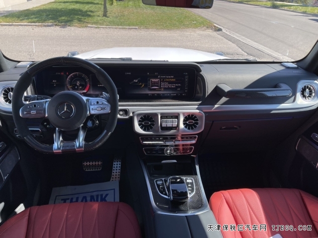 稀有车型23款奔驰AMG G63熊猫版个性化配置和配色港口现车可分期
