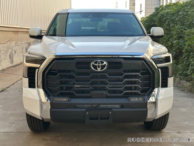 平行进口丰田坦途50万的价格能买到什么配置？