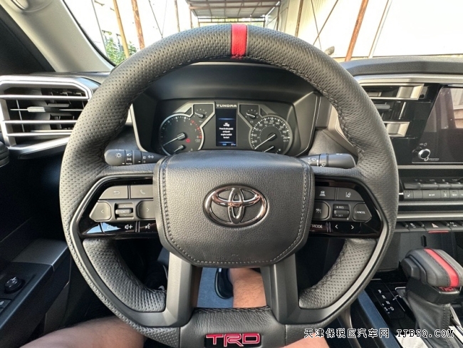 平行进口丰田坦途50万的价格能买到什么配置？