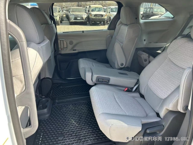 纯进口24款丰田塞纳四驱MPV港口售价四十多万你值得拥有