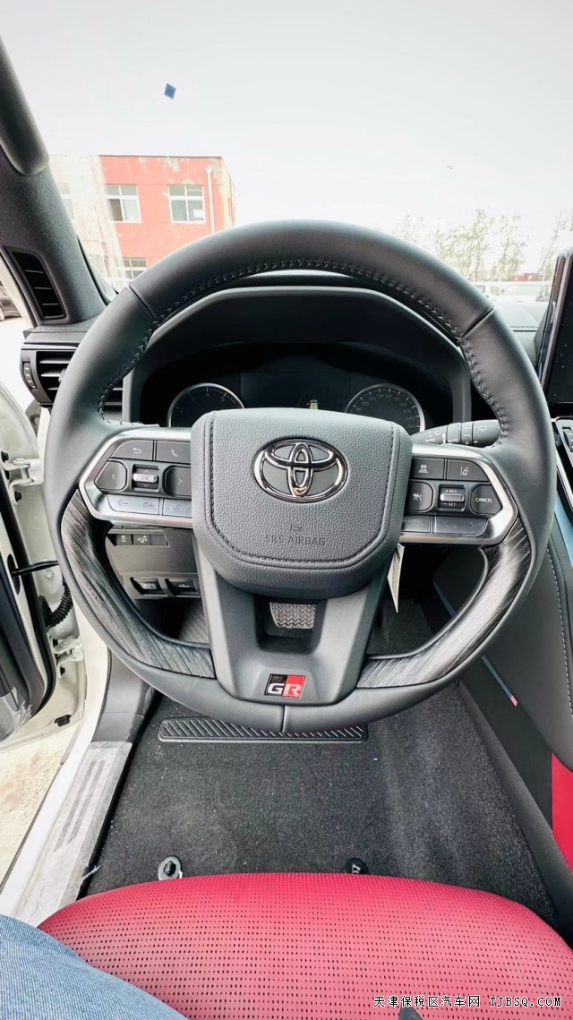 2024款丰田LC300酷路泽GR运动版现车到港最新行情