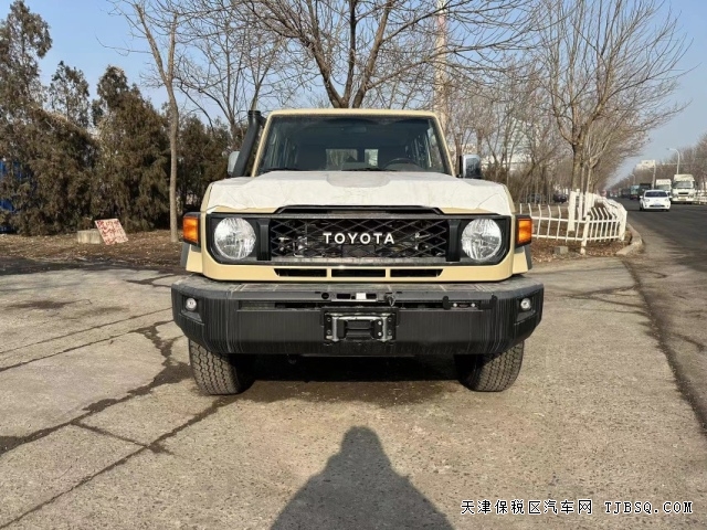 中东24款丰田酷路泽LC76柴油版2.8T最原始的硬派越野港口现车随时提