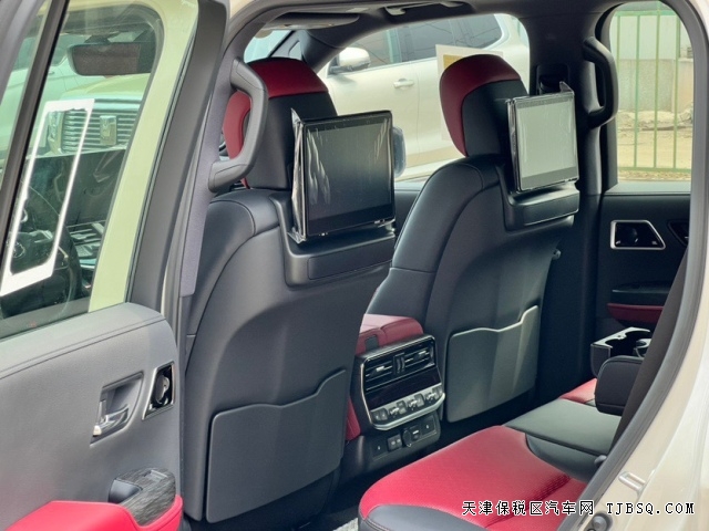 超强越野性能的中东版24款丰田酷路泽LC300GR运动版配置清单 