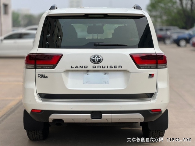 超强越野性能的中东版24款丰田酷路泽LC300GR运动版配置清单 