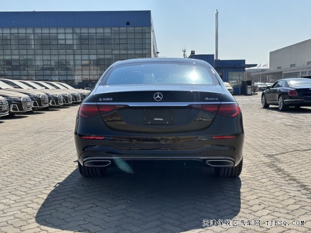 4.0T23款奔驰S580 V8动力十足行政级轿车最新配置行情