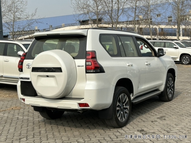 23款中东版丰田普拉多4.0L GXR迪拜版天津港口最新行情