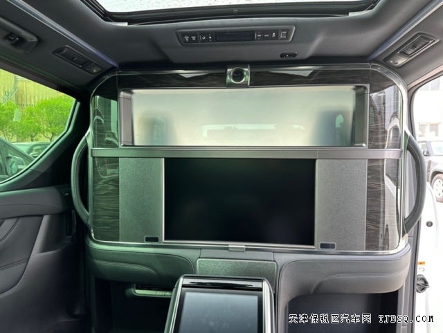 国六B23款雷克萨斯LM350豪华商务车搭载3.5L发动机港口绝版车型