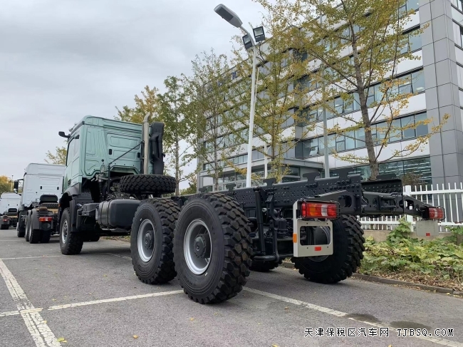 平行进口奔驰阿洛斯6X6重型越野房车底盘天津港口现车