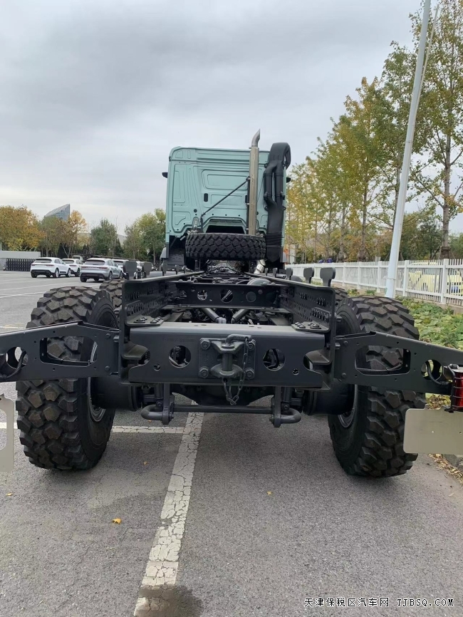 平行进口奔驰阿洛斯6X6重型越野房车底盘天津港口现车
