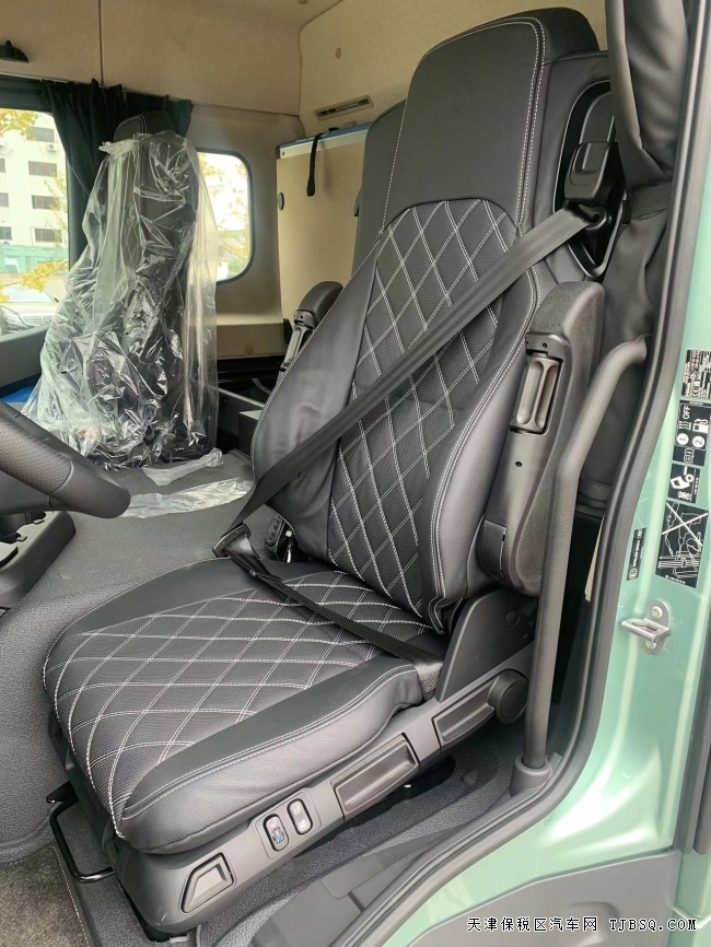 平行进口奔驰阿洛斯6X6重型越野房车底盘天津港口现车