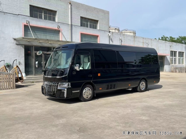 考察一号丰田考斯特12座4.0L黑武士版天津现车108万售全国