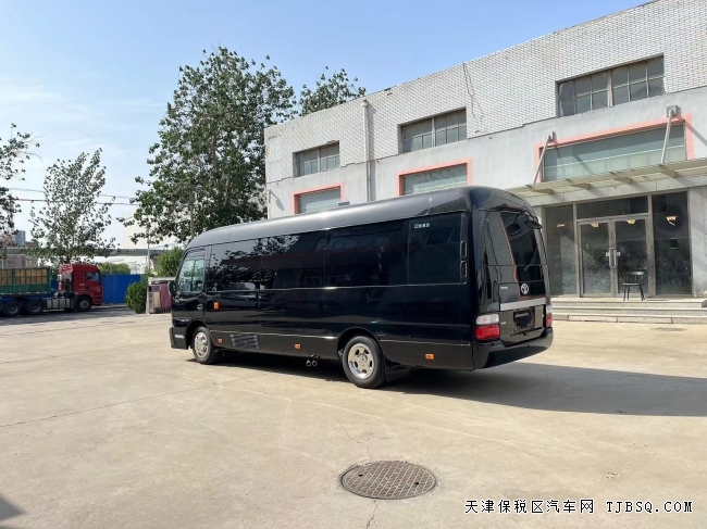 考察一号丰田考斯特12座4.0L黑武士版天津现车108万售全国