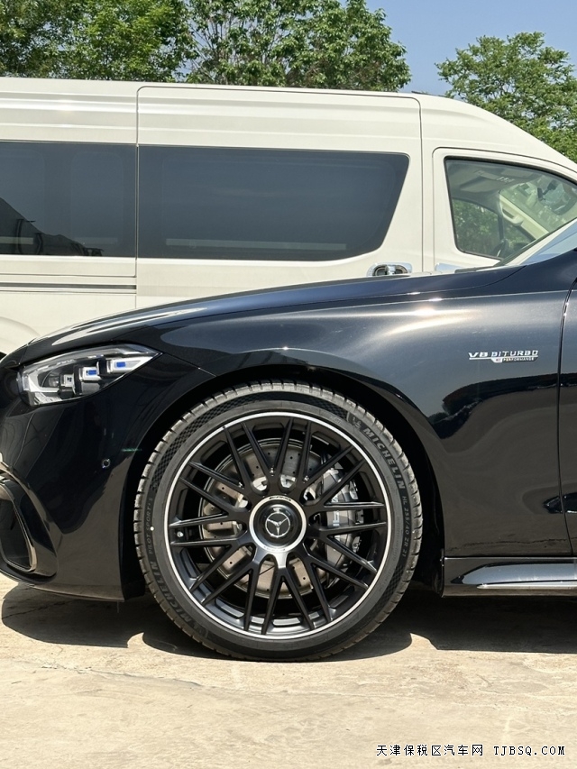 24款奔驰AMG S63四座行政座驾V8保税区现车可分期