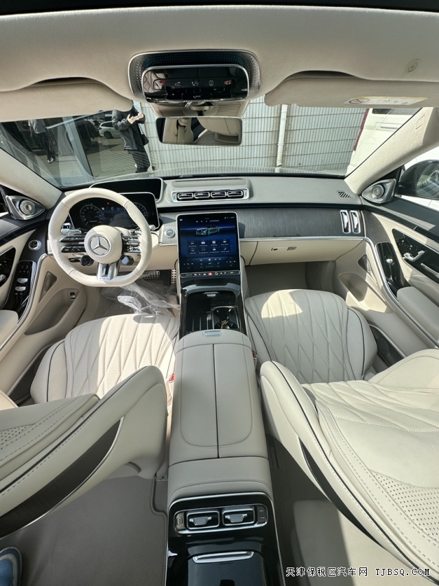 24款奔驰AMG S63四座行政座驾V8保税区现车可分期