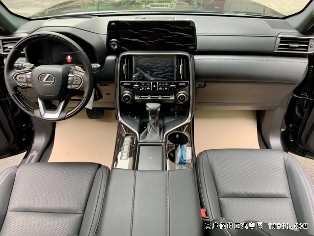 日系最顶级的柴油雷克萨斯LX500d双涡轮增压港口最新行情