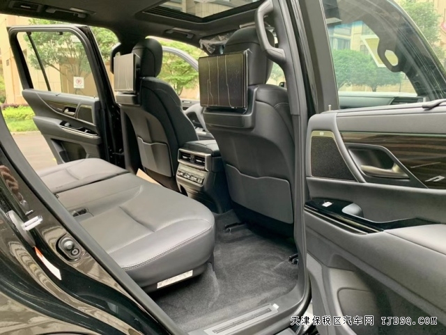 日系最顶级的柴油雷克萨斯LX500d双涡轮增压港口最新行情