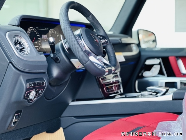 2024款奔驰AMG G63三把锁价格暴跌港口最新行情报价