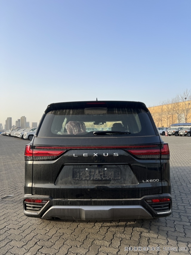 中东版大油箱雷克萨斯LX600港口热销最新行情可分期
