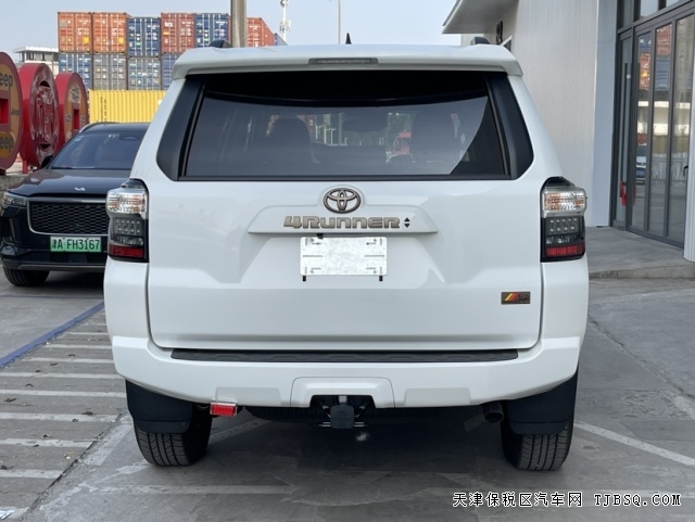年轻时尚化的北美版丰田超霸4Runner40周年纪念版港口配置行情