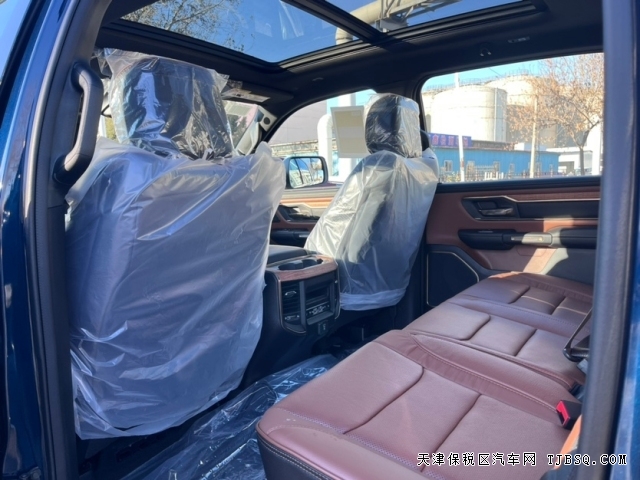 豪华皮卡23款道奇公羊长角号5.7L大V8价格暴跌港口现车