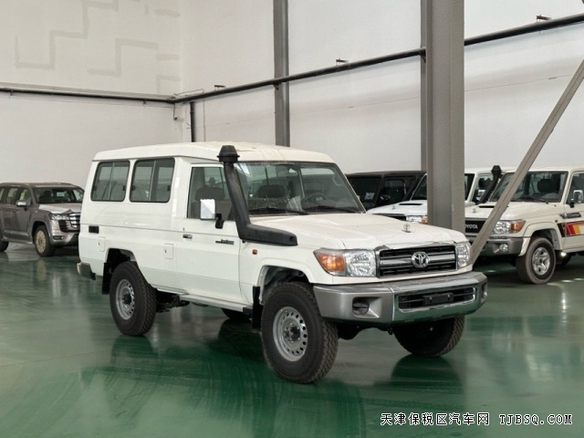 中东版丰田酷路泽LC78运兵版一款专注于硬派越野长途穿越的神车
