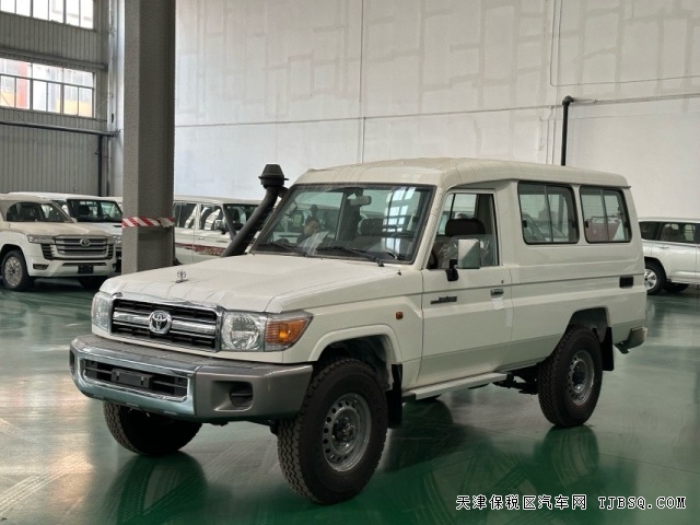中东版丰田酷路泽LC78运兵版一款专注于硬派越野长途穿越的神车
