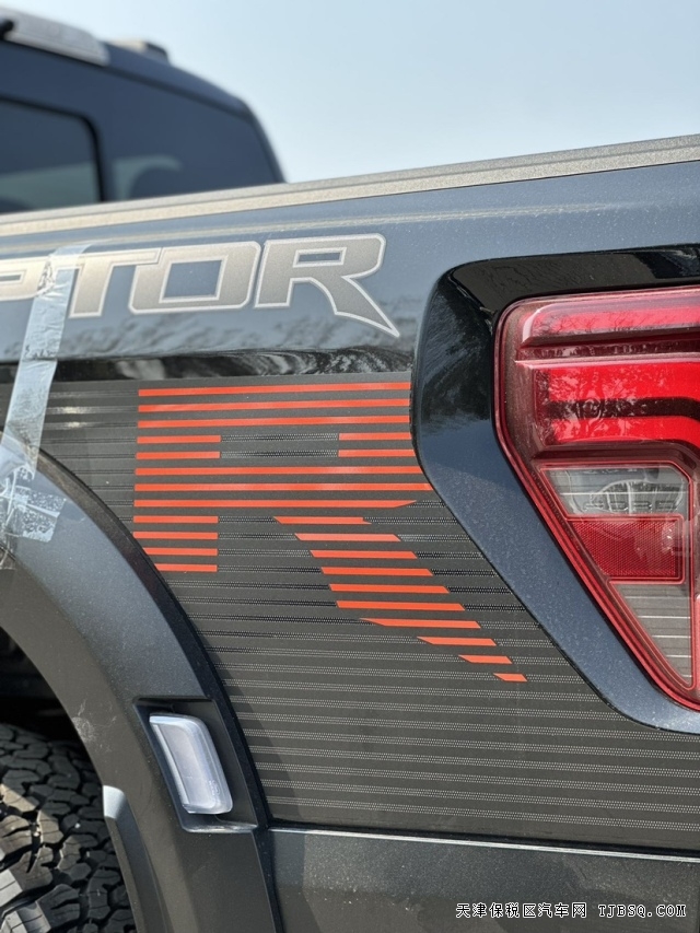 福特F150猛禽R搭载5.2L V8引擎超级性能美式大皮卡