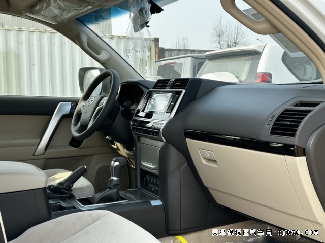 中东版丰田霸道4000TXL天窗后挂大油箱港口最新行情可分期