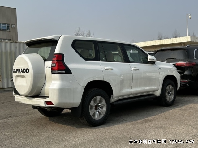 中东版丰田霸道4000TXL天窗后挂大油箱港口最新行情可分期