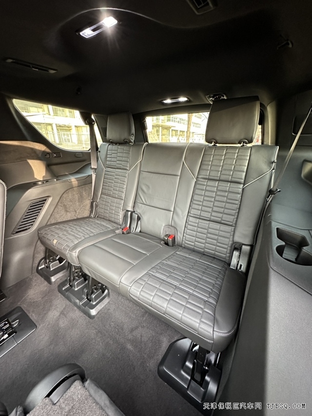 24款凯迪拉克凯雷德3.0T柴油版标轴长轴港口最新行情参数