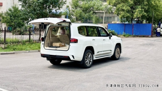 23款中东版丰田酷路泽LC300 VX三把锁高配都选装哪些配置