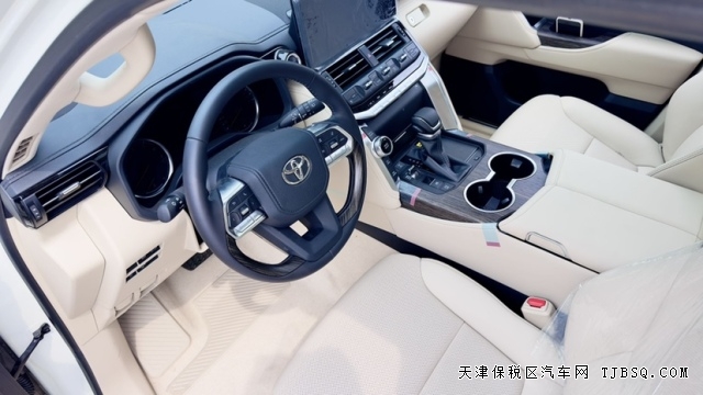 23款中东版丰田酷路泽LC300 VX三把锁高配都选装哪些配置