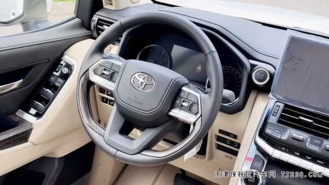 23款中东版丰田酷路泽LC300 VX三把锁高配都选装哪些配置