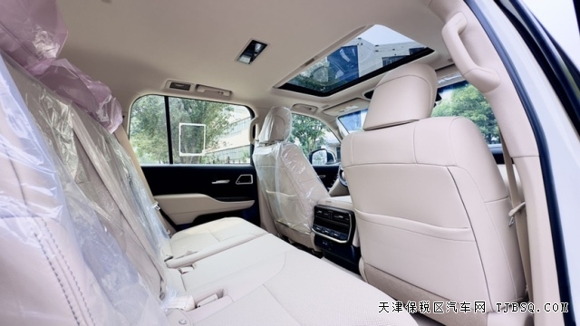 23款中东版丰田酷路泽LC300 VX三把锁高配都选装哪些配置