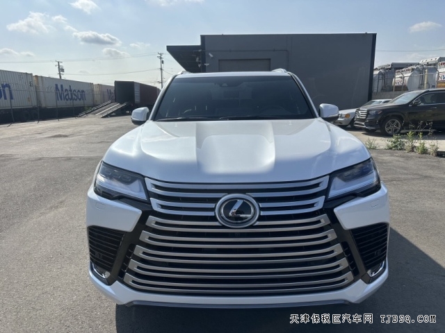 24款雷克萨斯LX600五座3.5T标准版港口现车落地价140多万