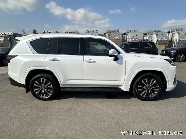 24款雷克萨斯LX600五座3.5T标准版港口现车落地价140多万