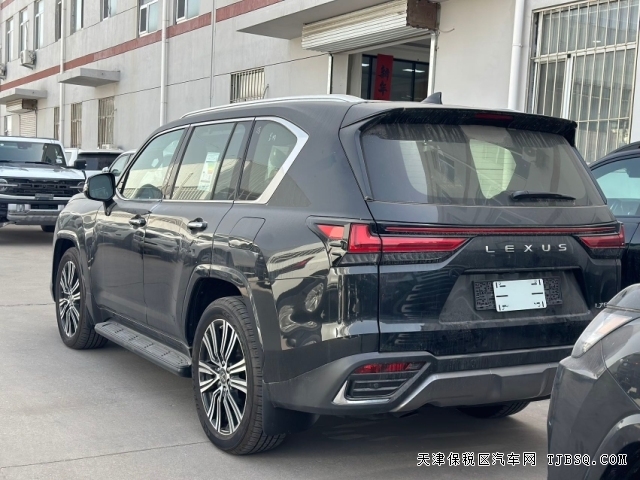 中东大油箱23款雷克萨斯LX600签名版底升抬显马克满配行情
