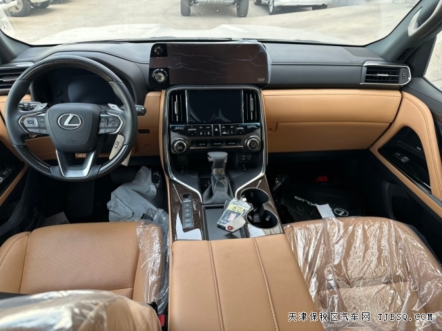 中东大油箱23款雷克萨斯LX600签名版底升抬显马克满配行情