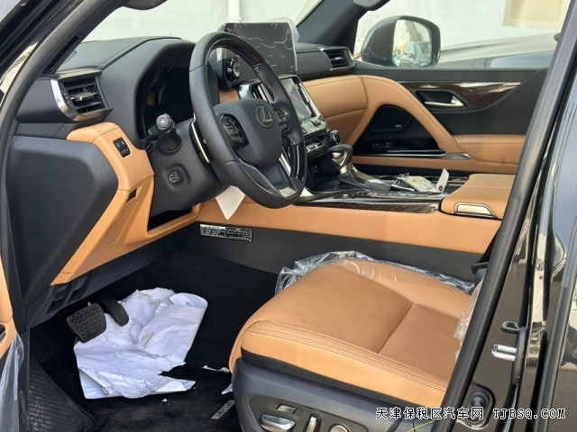 中东大油箱23款雷克萨斯LX600签名版底升抬显马克满配行情